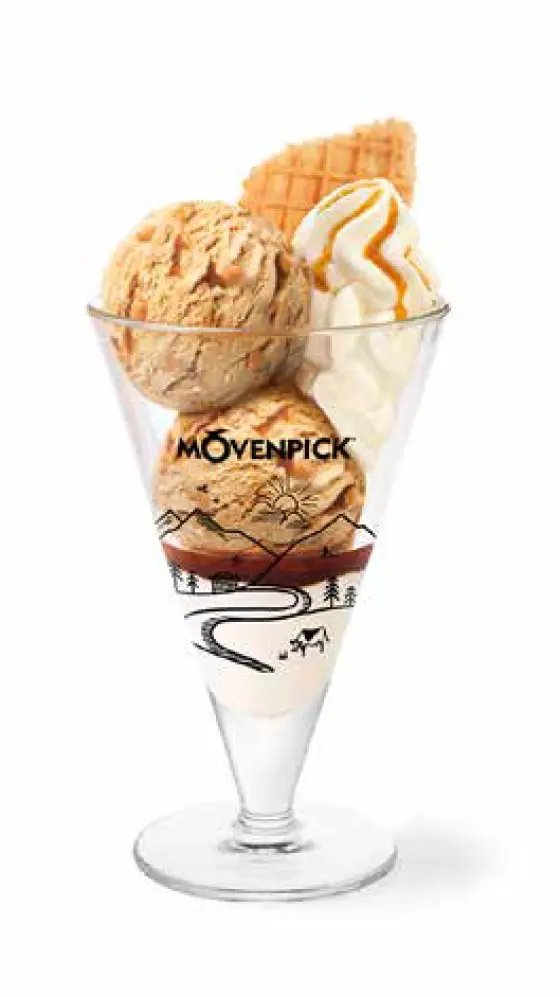Coupe glacée Macadamia — vanille, noix de macadamia et caramel, glacier de Chaudes-Aigues